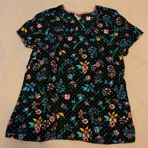 Black and Floral Scrub Top💐